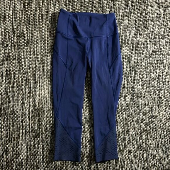 Lululemon Anew Crop (21") - Picture 1 of 10
